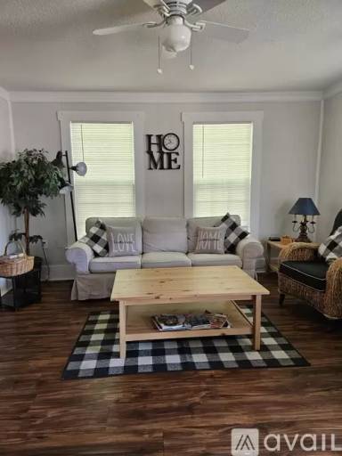 Main picture of 205 E Ianthe St