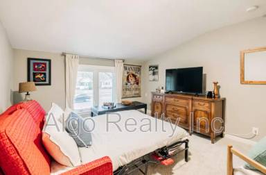 Main picture of 4239 Minnehaha Ave