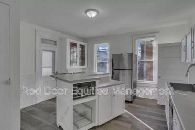 Main picture of 134 W Walnut St