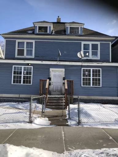 Main picture of 2725 Bloomington Ave