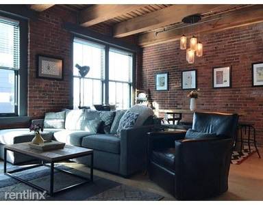 Main picture of Court Square Press Building Condominiums