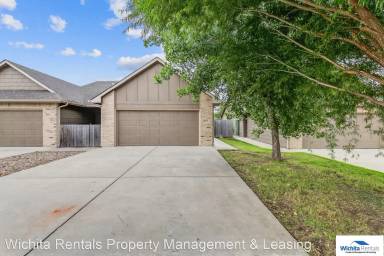 Main picture of 2832 E 45th Ct N