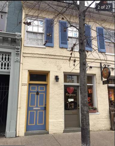 Main picture of 225 N Market St