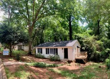 Main picture of 240 Habersham Dr