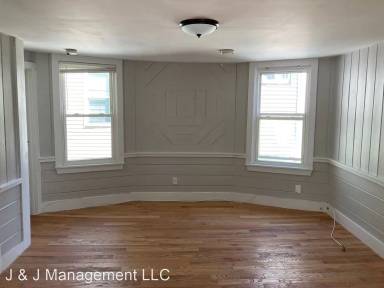 Main picture of 25 Dunlap St