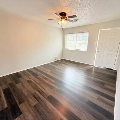 Main picture of 1004 N St