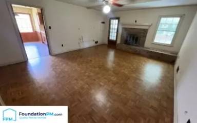 Main picture of 2608 Abercorn Cv