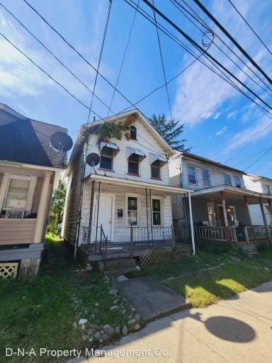 Main picture of 113 N 9th St