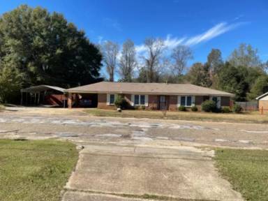 Main picture of 2401 Brothers Dr