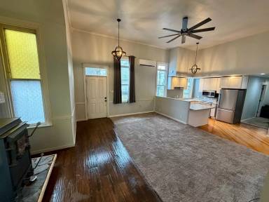 Main picture of 309 Mill St