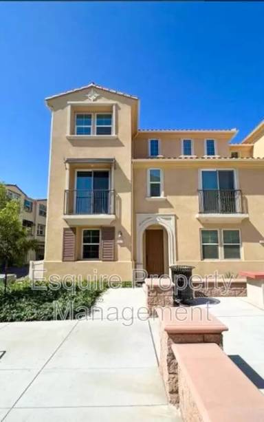 Main picture of 5025 Manzano St