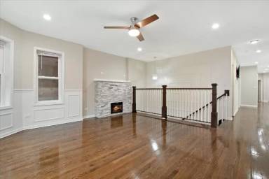 Main picture of 7836 S Kingston Ave