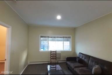Main picture of 233 Scholes St