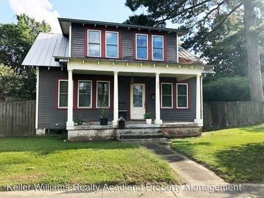 Main picture of 300 Cleveland St