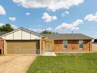 Main picture of 1001 SW 101st St