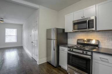 Main picture of 714 Gladstone Ave