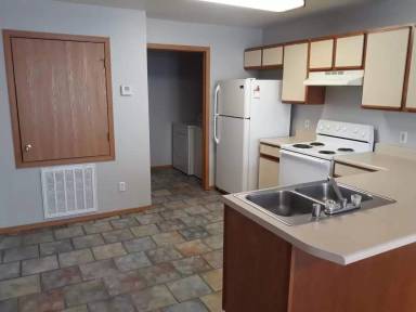 Main picture of 201 S Baggett St