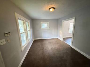 Main picture of 3919 E 99th St