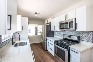 Main picture of 1529 E Edgemont Ave
