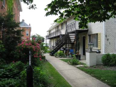 Main picture of 691 S Front St