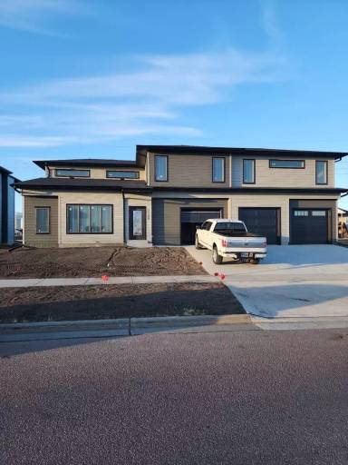 Main picture of 2100 W 95th St