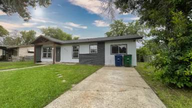 Main picture of 622 Pinewood Ln