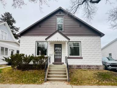 Main picture of 7 E Curtiss St