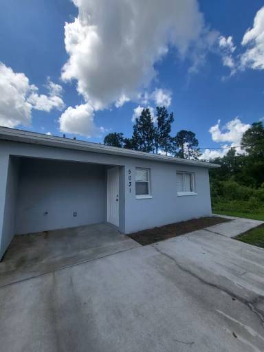 Main picture of 5031 Locke Ln