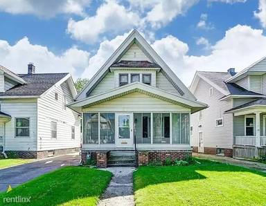 Main picture of 915 Ogden Ave