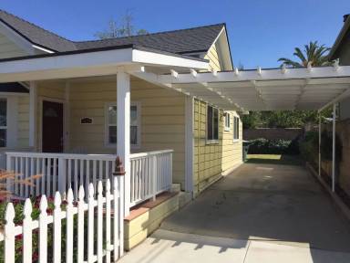Main picture of 1526 Beach St
