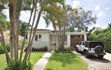 Main picture of 6228 SW 42nd St