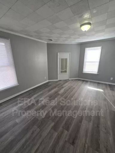 Main picture of 1892 1/2 Denune Ave