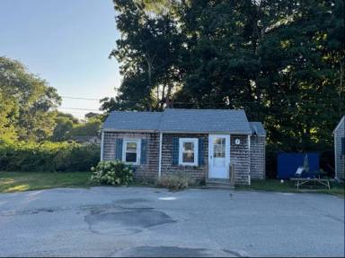 Main picture of 1025 Sandwich Rd
