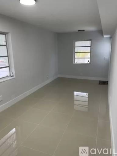 Main picture of 2463 Lincoln St