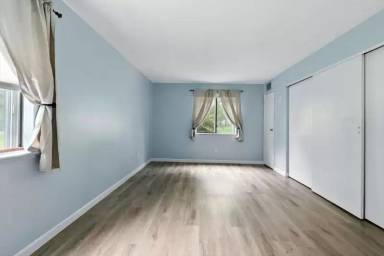 Main picture of 49 Village Brook Ln