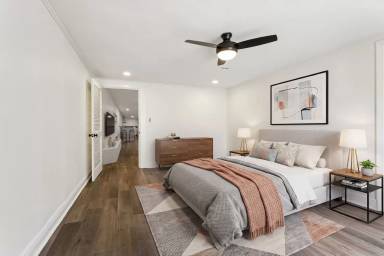 Main picture of 2221 Burgundy St