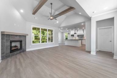 Main picture of 2201 Hopkins Ln