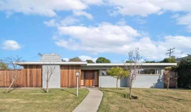 Main picture of 424 Saint Andrews Rd