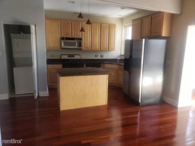Main picture of 4209 S Michigan Ave