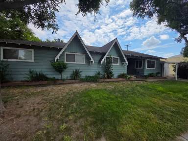 Main picture of 1010 Bowen Ave