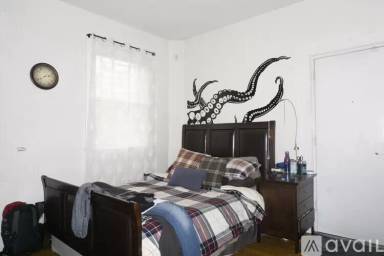 Main picture of 1789 Commonwealth Ave