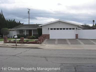 Main picture of 734 Dahlia Pl