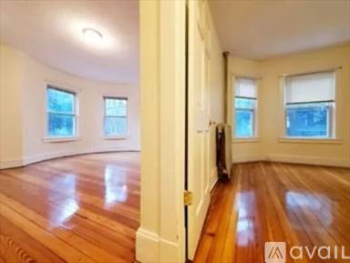Main picture of 132 Oxford St