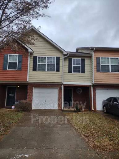 Main picture of 735 Magnolia Gardens Walk