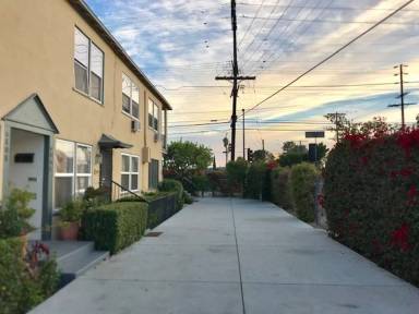 Main picture of 6800 Radford Ave