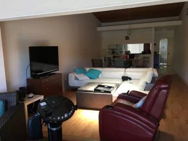 Main picture of 6 Abbey Ct