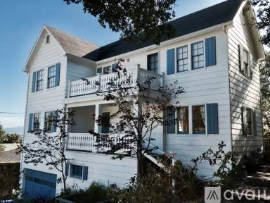 Main picture of 257 Highland Ave