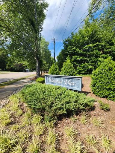 Main picture of 122 Milford Ct