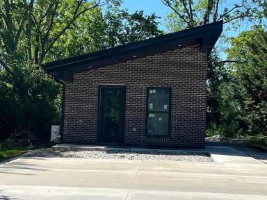 Main picture of 102 Elmo Dr