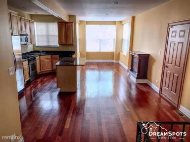 Main picture of 4209 S Michigan Ave